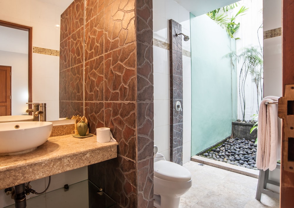 Superior Bungalow - Photo 14