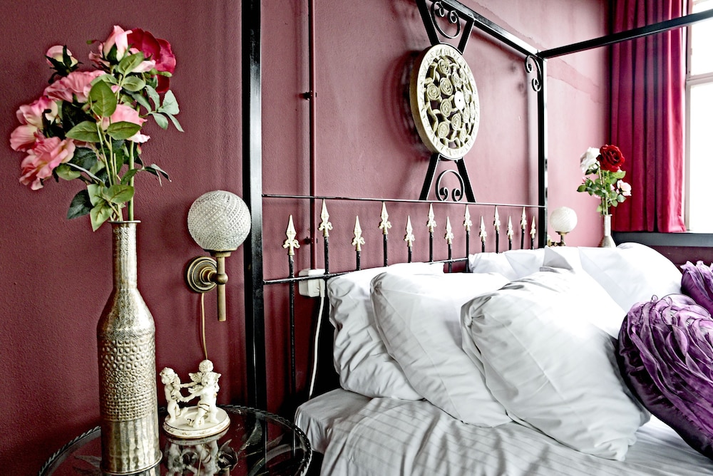 Superior Suite, Bathtub (Gold) photo 3