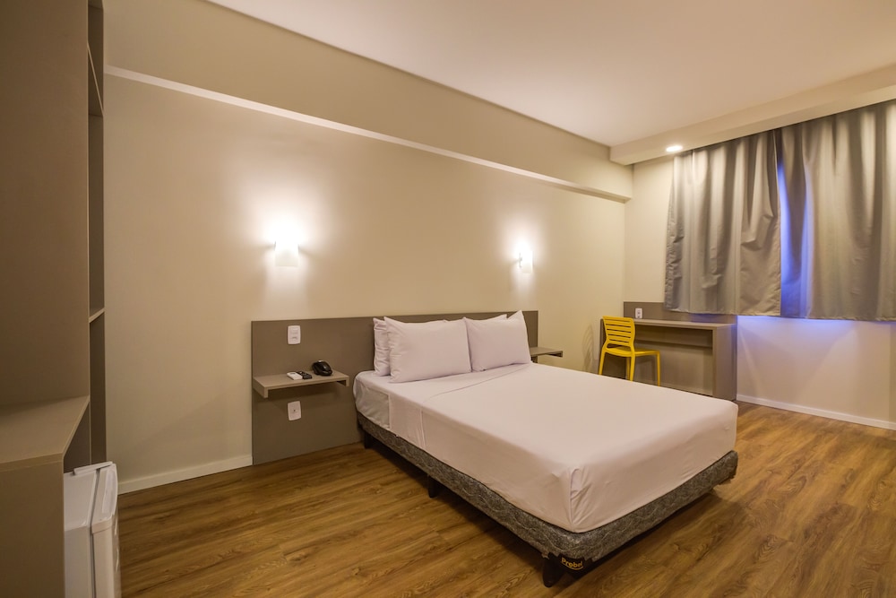 Standard Room, 1 Double Bed, Accessible - Photo 1