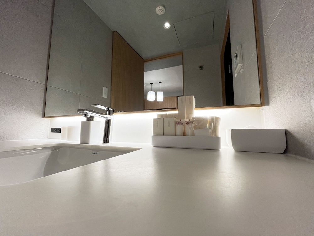Premium Double or Twin Room - Photo 5