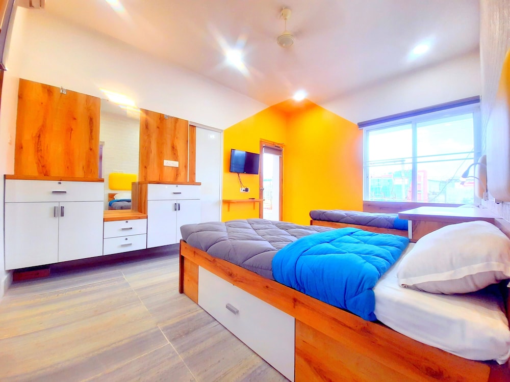 Grand Room - Photo 2