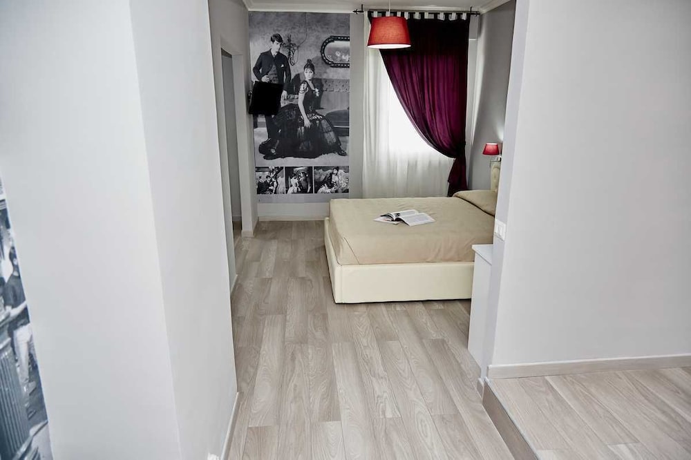 Deluxe Double Room, 1 Queen Bed photo 3