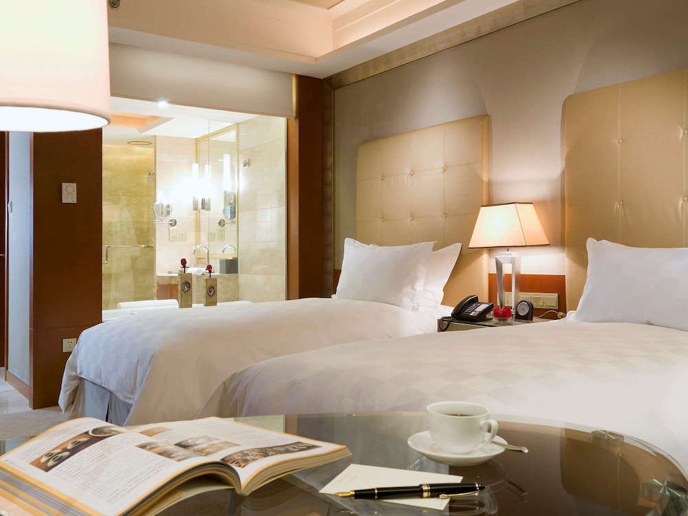 Luxury room, 2 single beds, High floor, city view