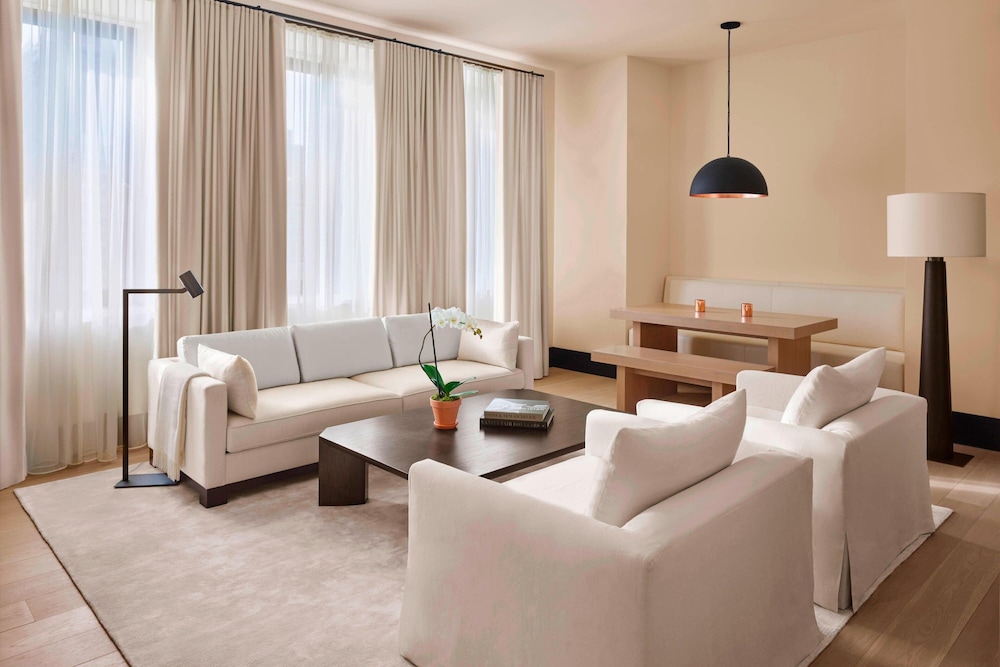 Suite (Park Suite)