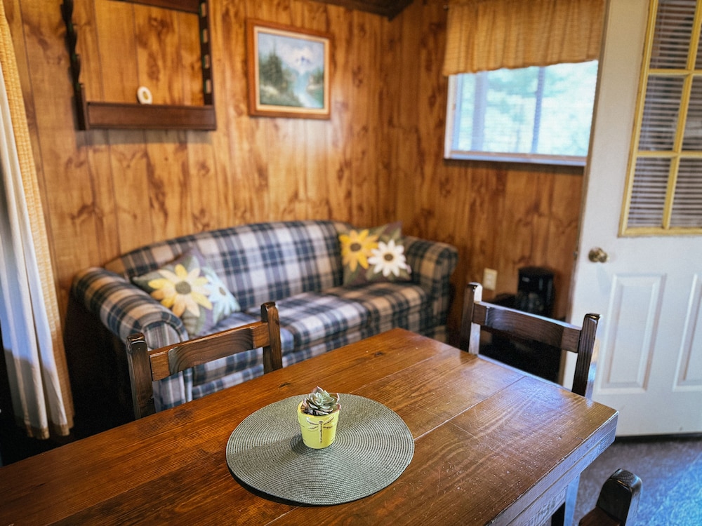 Family Cabin photo 2