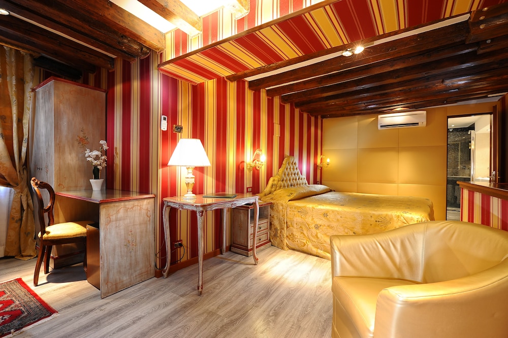 Junior Studio Suite