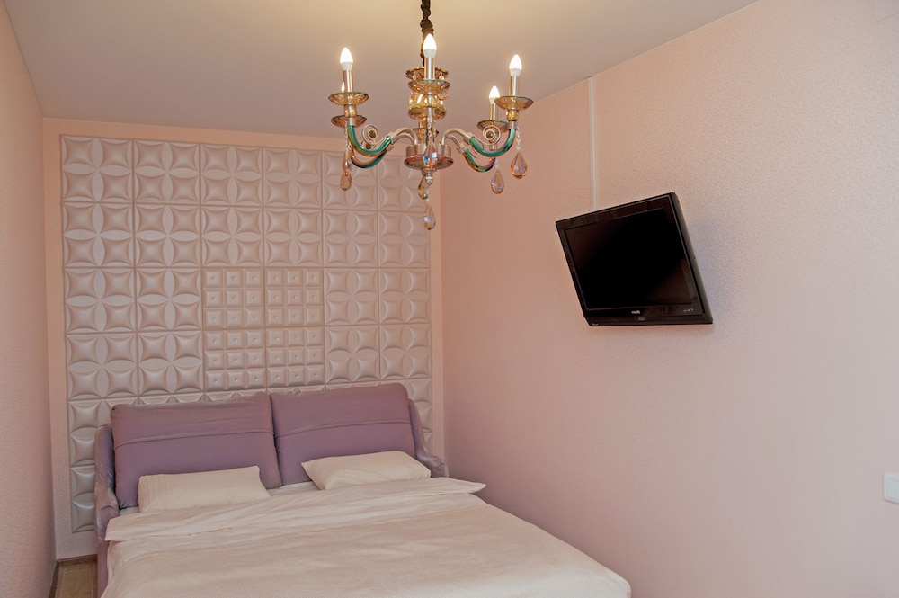 Suite, 1 King Bed with Sofa bed, Non Smoking photo 2