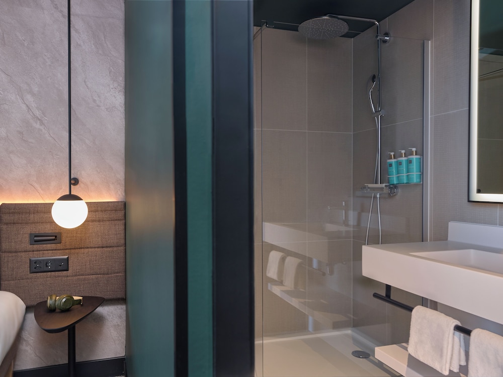 Junior Suite, 1 Double Bed thumbnail 5