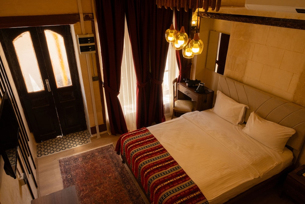 Deluxe Studio Suite ( Cingene Kizi)