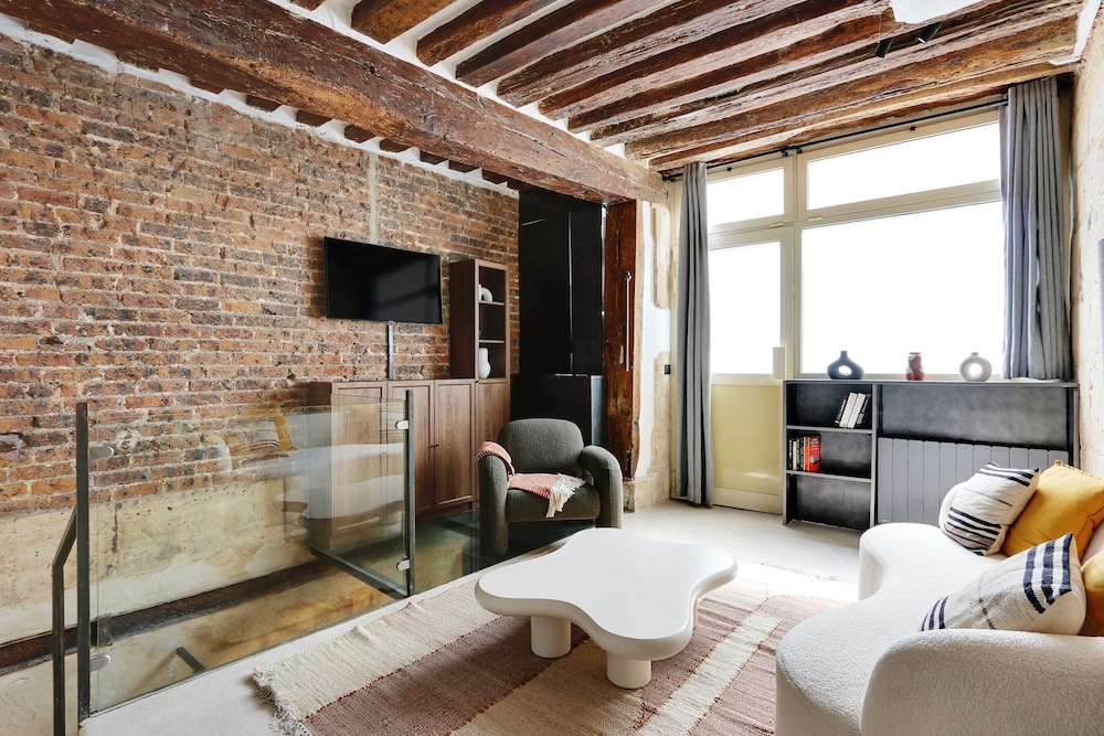 Apartment photo 1