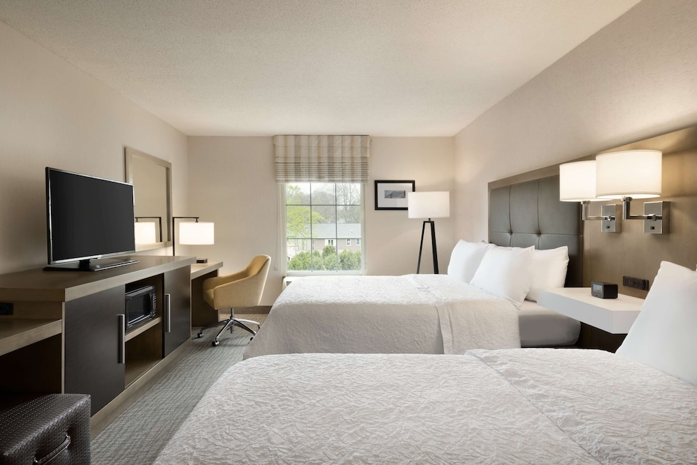 Standard Room, 2 Queen Beds - Photo 3