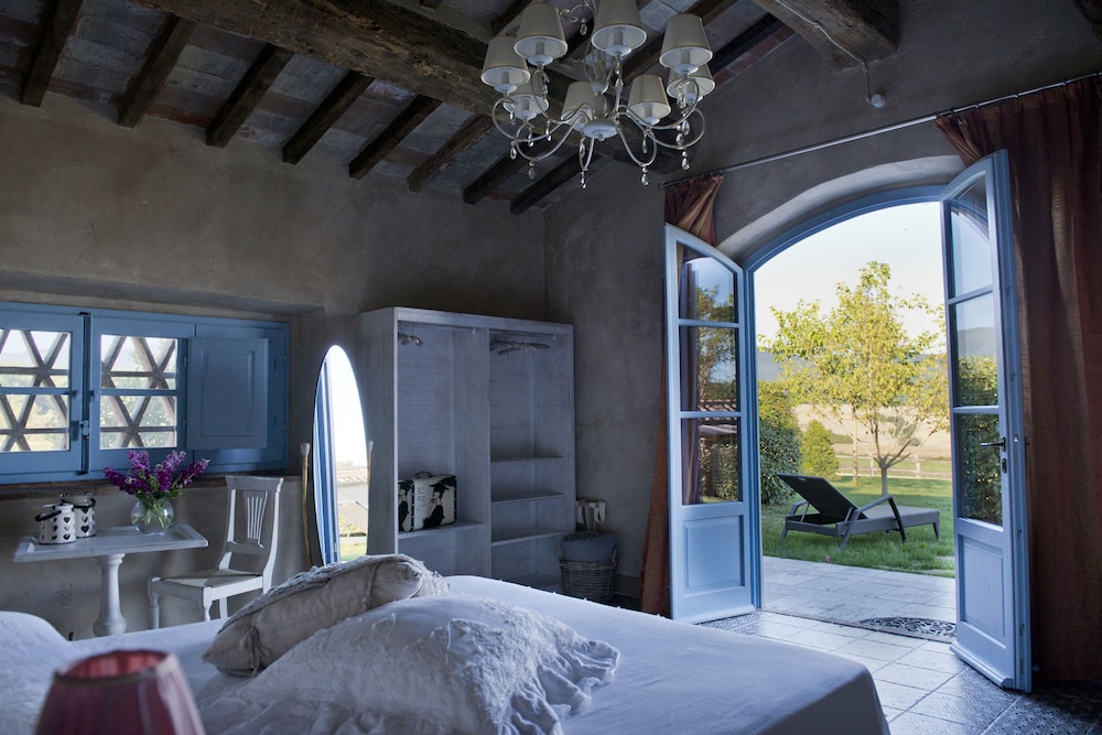 Royal Suite, Annex Building (La Magnifica)