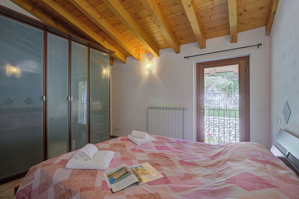 Standard Apartment, Multiple Bedrooms, Mountainside (Eden House - Terrace & View Lake)