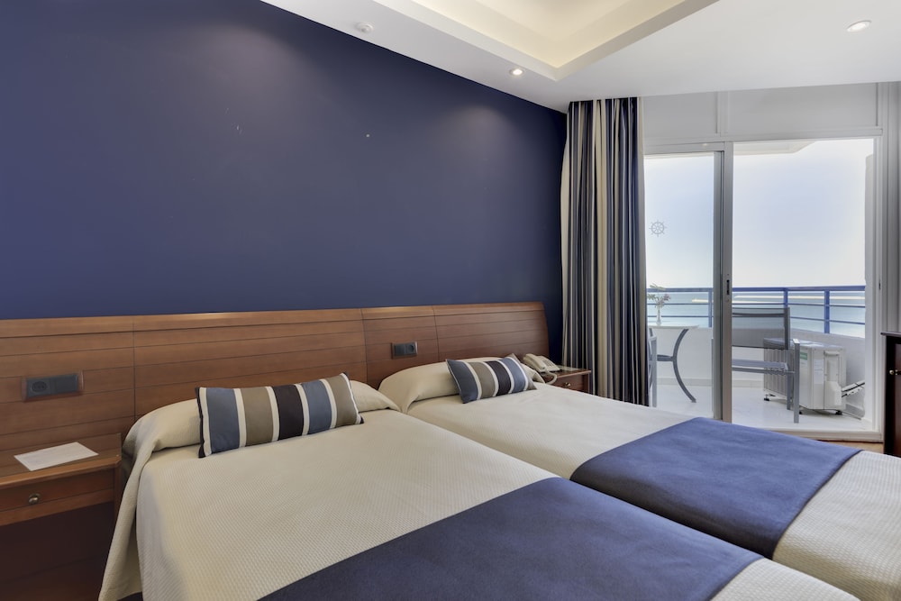 Double Room Single Use, Sea View (or 1Adult + 1Child) photo 2