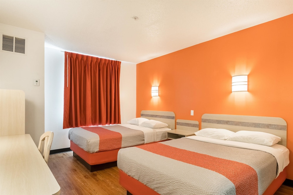 Standard Room, 2 Double Beds, Non Smoking - Photo 4