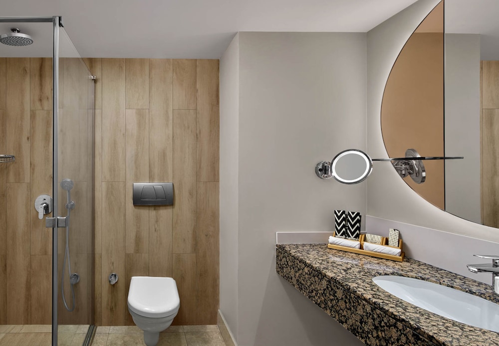 Honeymoon Room