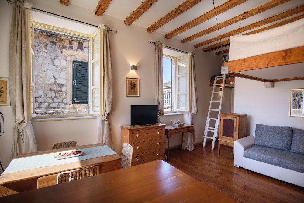 Apartment, Garden View