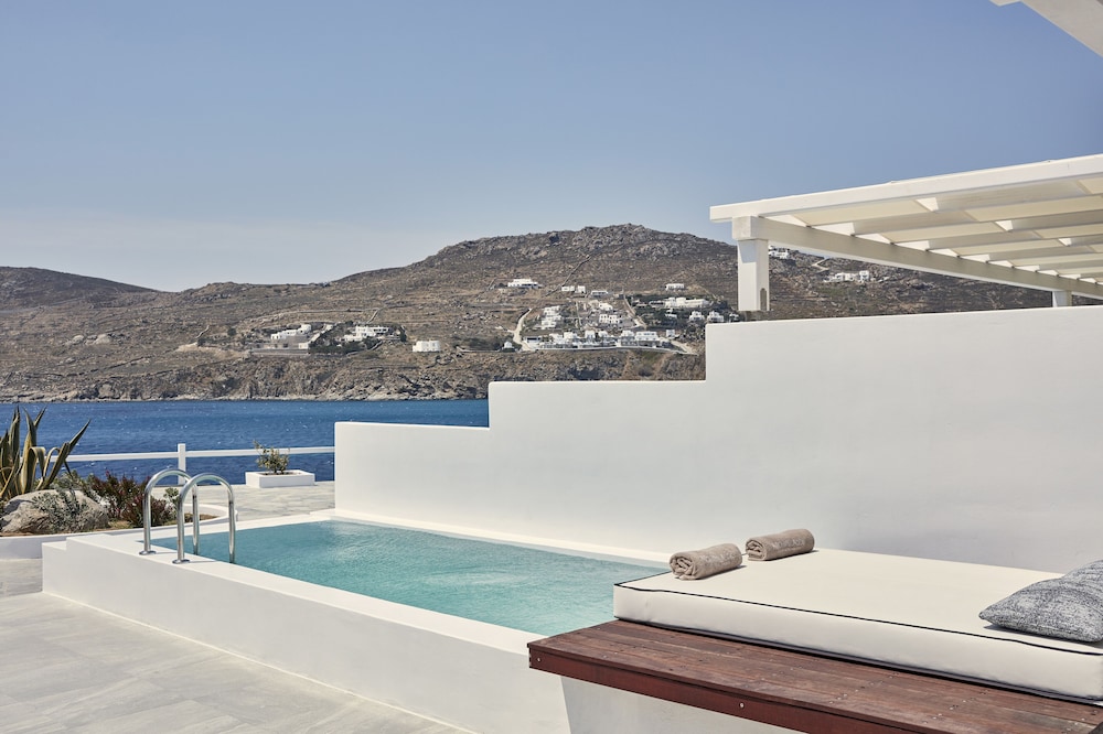 Signature Suite, 1 Queen Bed, Private Pool, Sea View - Photo 2