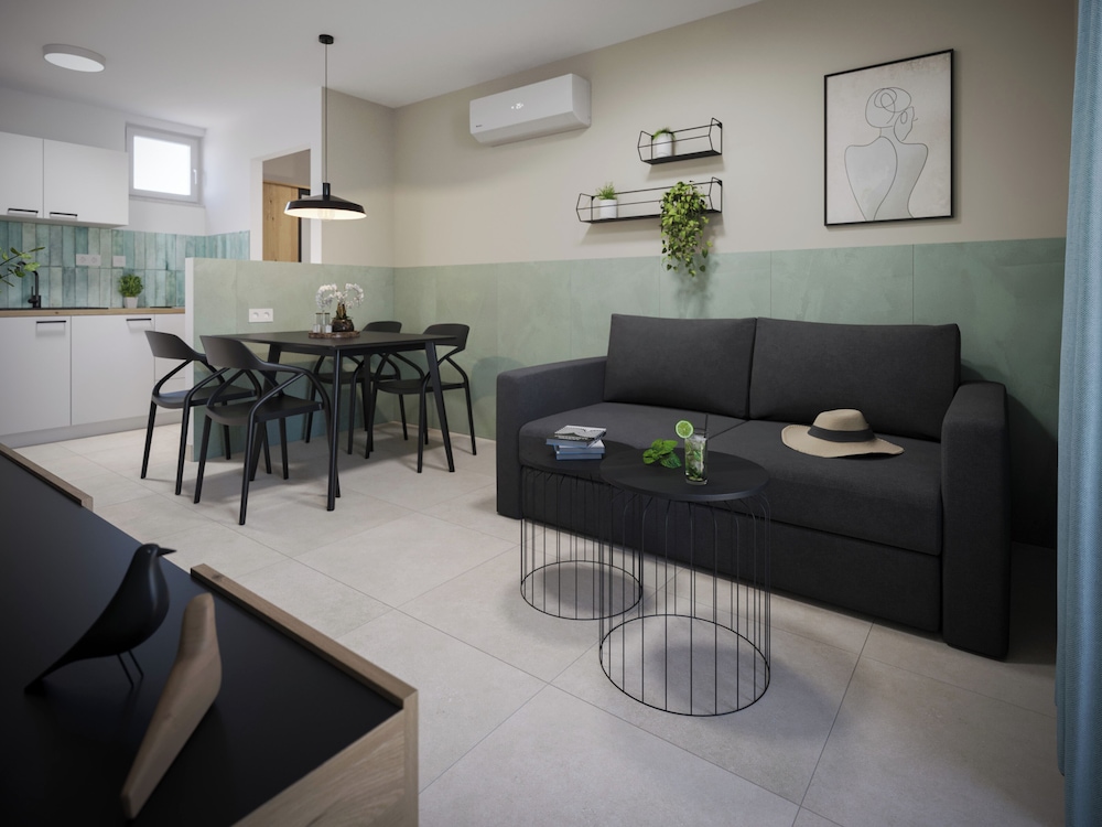 Apartment, Balcony, Sea Facing - Photo 1