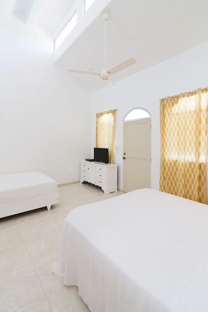 Standard Room (2 beds) photo 3