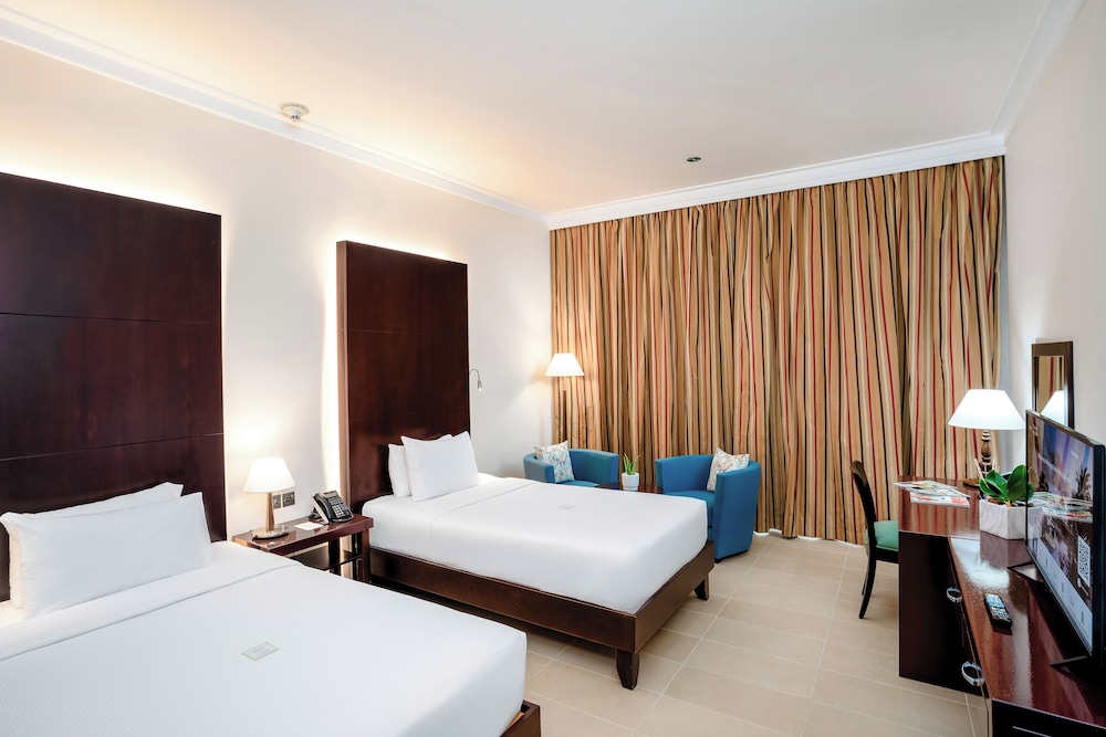 Deluxe Room, 2 Twin Beds, City View