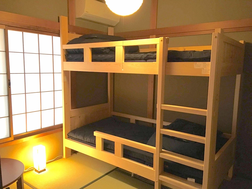 Private Bunk Bed Japanese Style Room 1B, Shared Bathroom photo 1