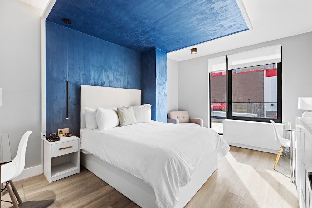 Luxury Studio Suite, 1 Queen Bed