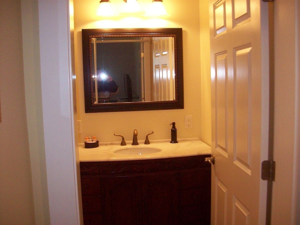 Junior Suite, 1 Queen Bed, Non Smoking photo 2