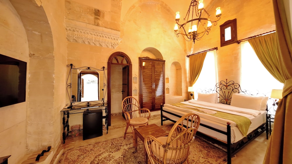 Deluxe Double or Twin Room - Photo 17