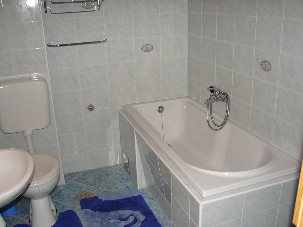 Apartment (Tone - spacious and comfortable - A2 )