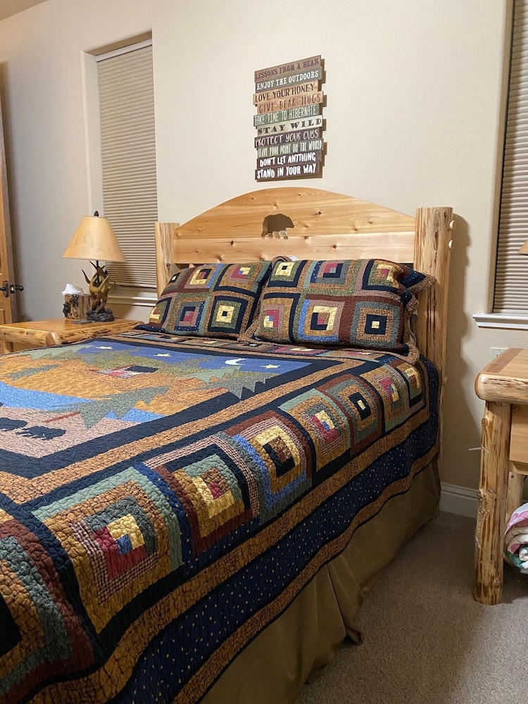 Standard Double Room, Ensuite (Yosemite Falls Room) photo 3