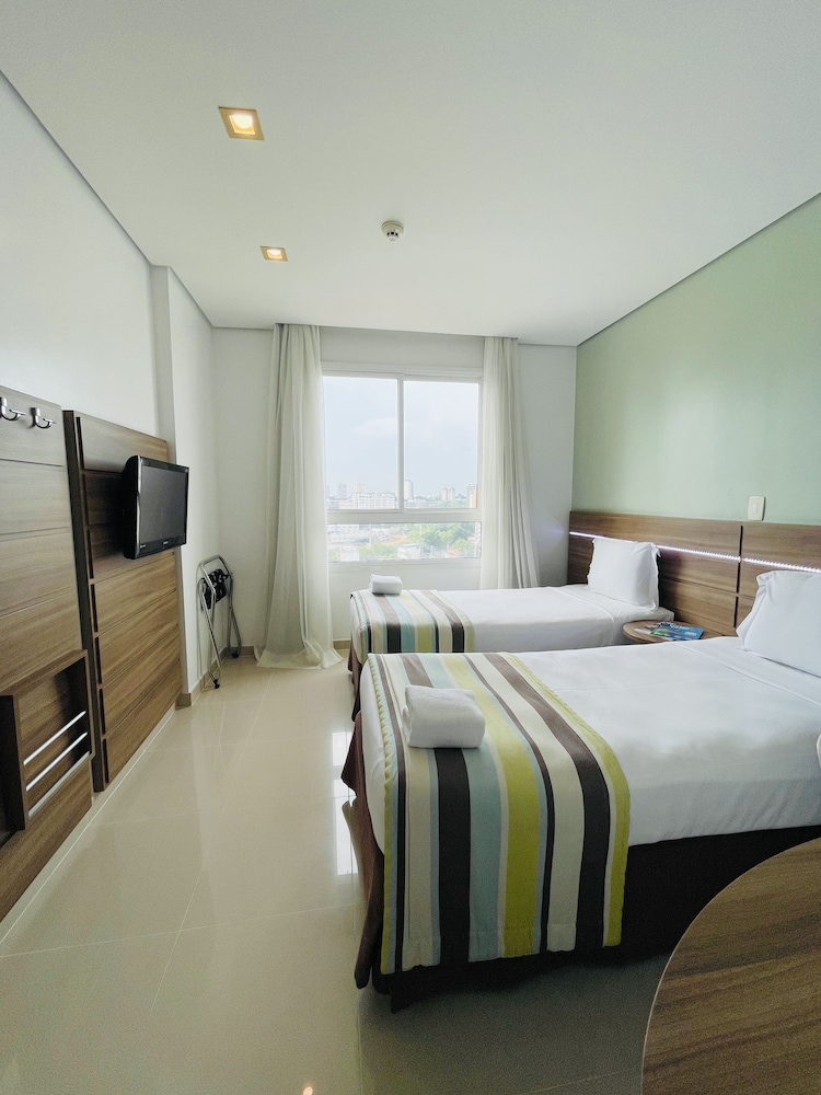 Standard Twin Room photo 2