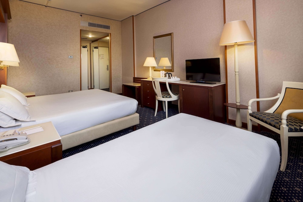Classic Room, Multiple Beds - Photo 4