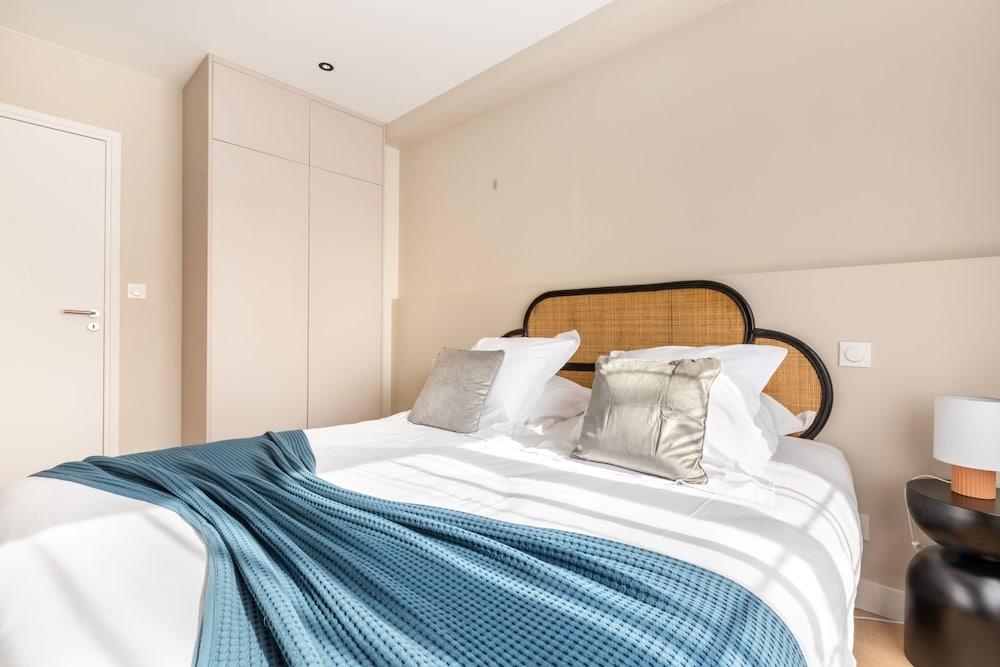 Apartment, Ensuite, City View - Photo 29