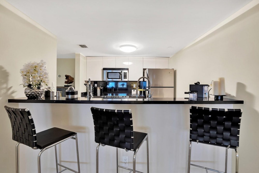 NEW Amazing Large 3BR Direct Oceanfront Penthouse On Ocean Drive, Photo 25