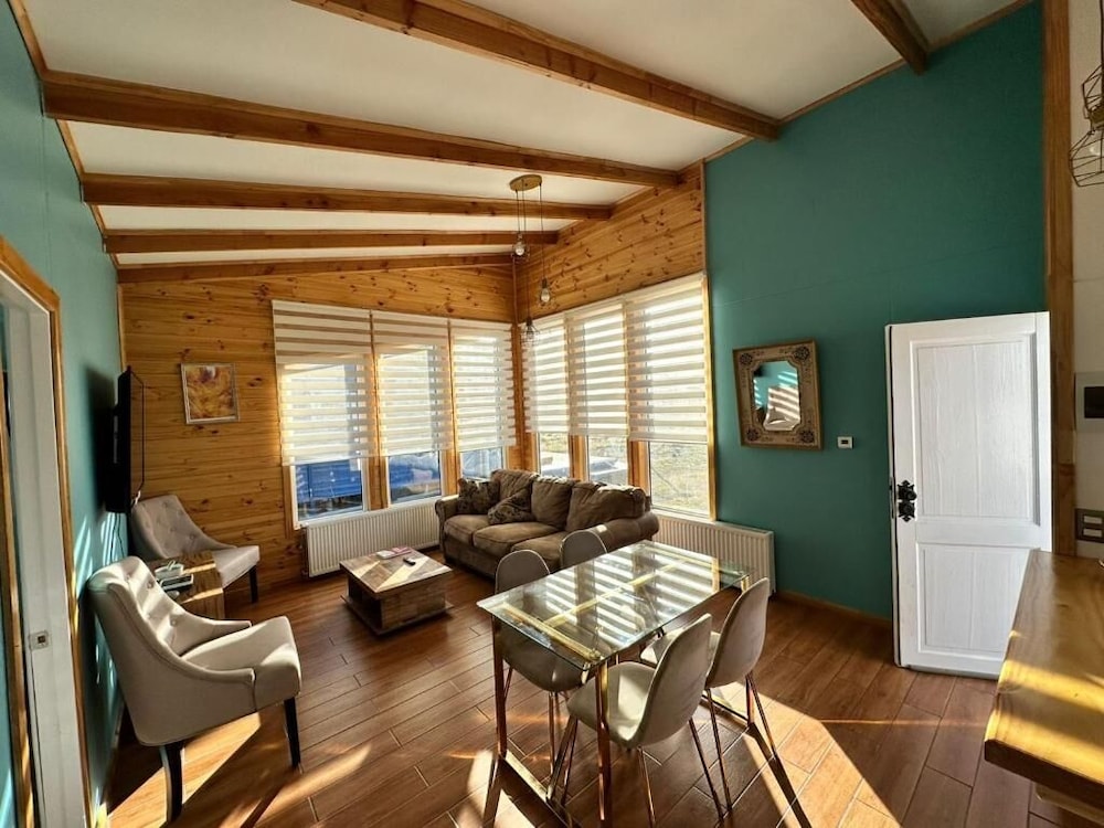 Basic Cottage