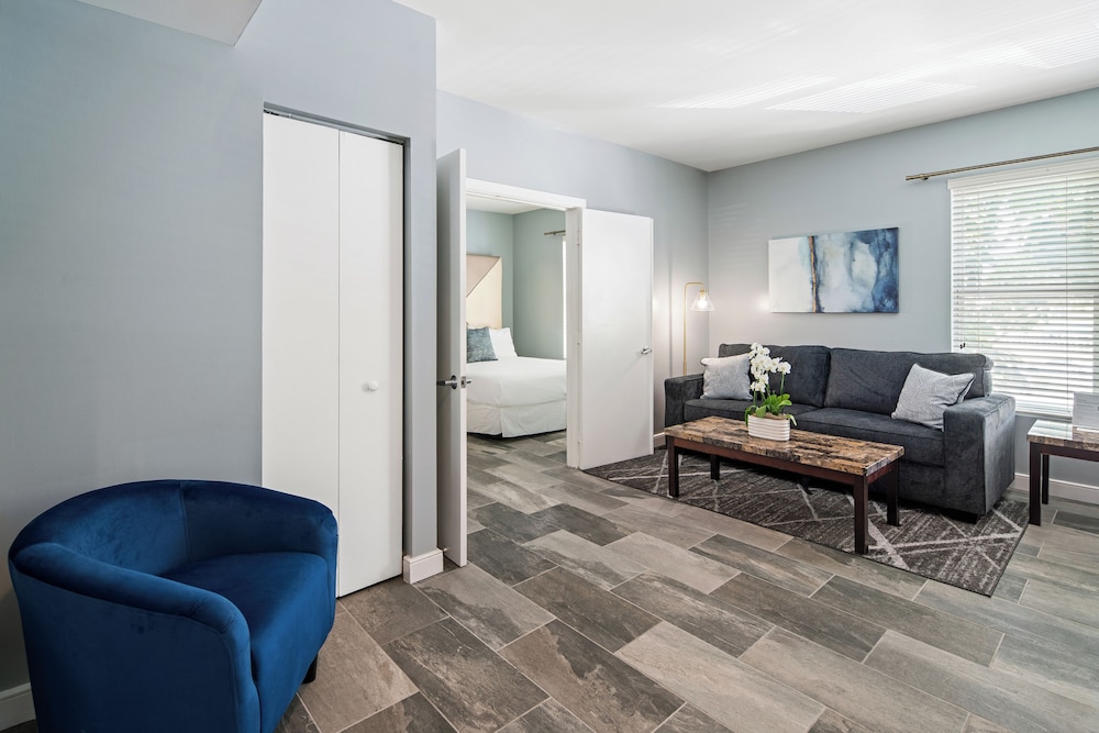 Accessible Double Queen Room - La Flora Building (Self Check-in)