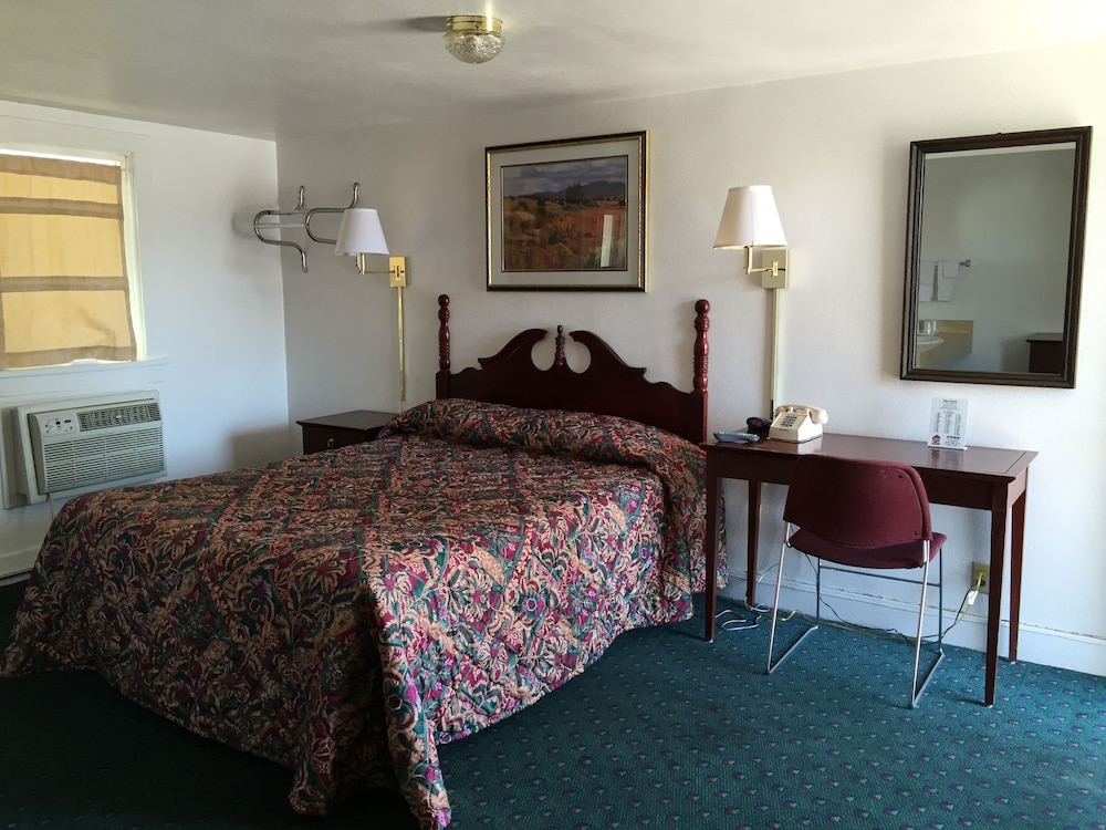 Standard Room, 1 Queen Bed photo 1