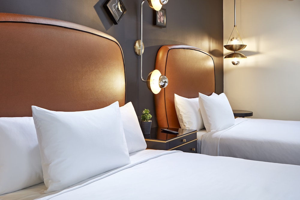City Room, 2 Queen Beds (Capitol Dome View) - Photo 2