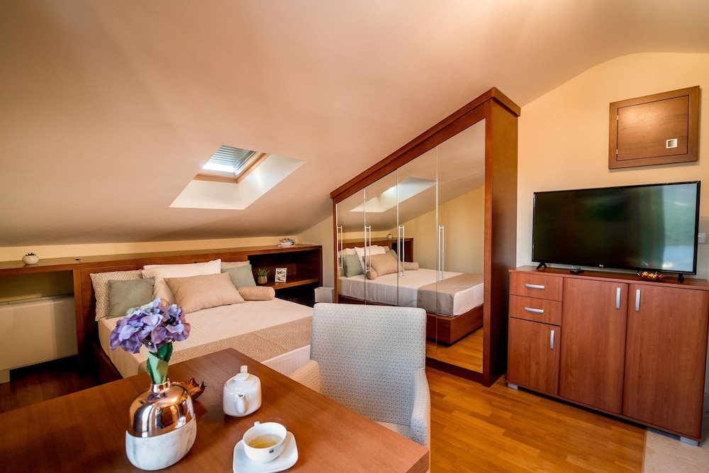 Mini Studio Apartment photo 3