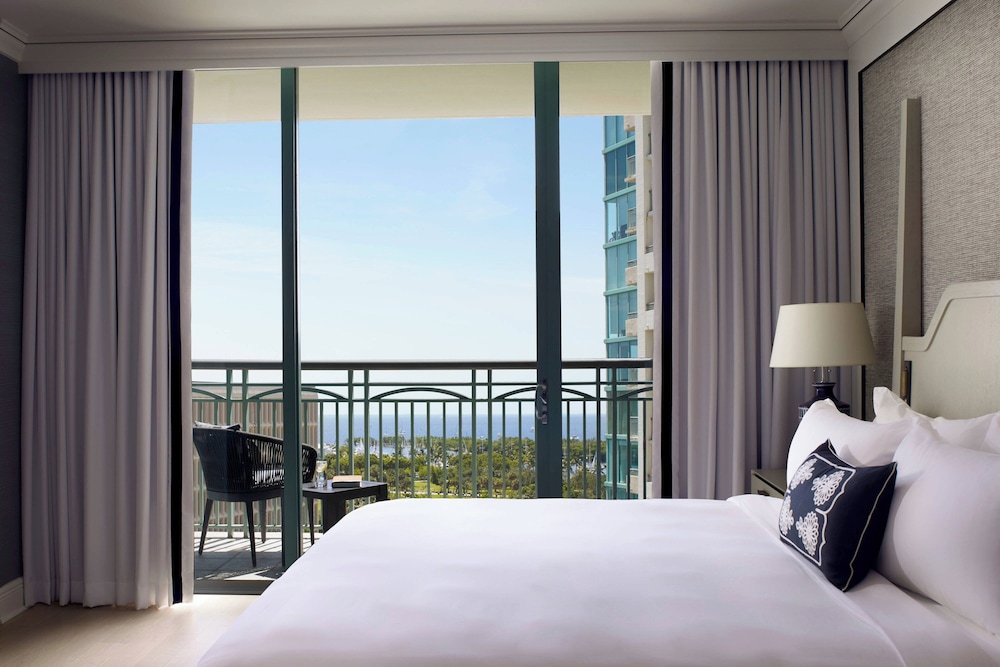 Bay View Double, Guest room, 2 Double, Bay view, High floor, Balcony