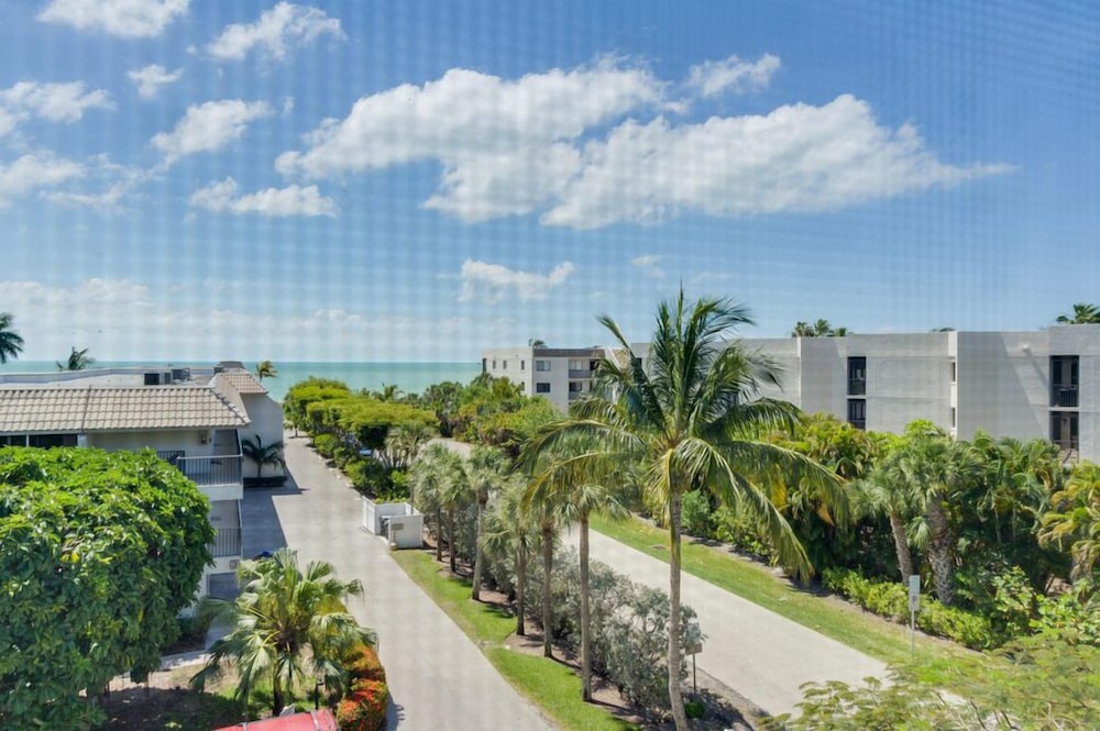 Condo, 2 Bedrooms (Gulf View) photo 3