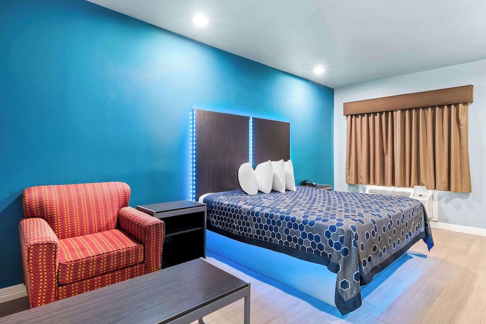 Room, 1 King Bed, Non Smoking