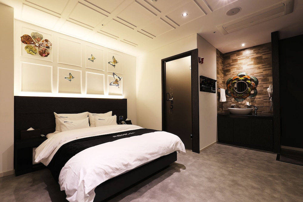 Standard Double Room (No Breakfast) - Photo 3