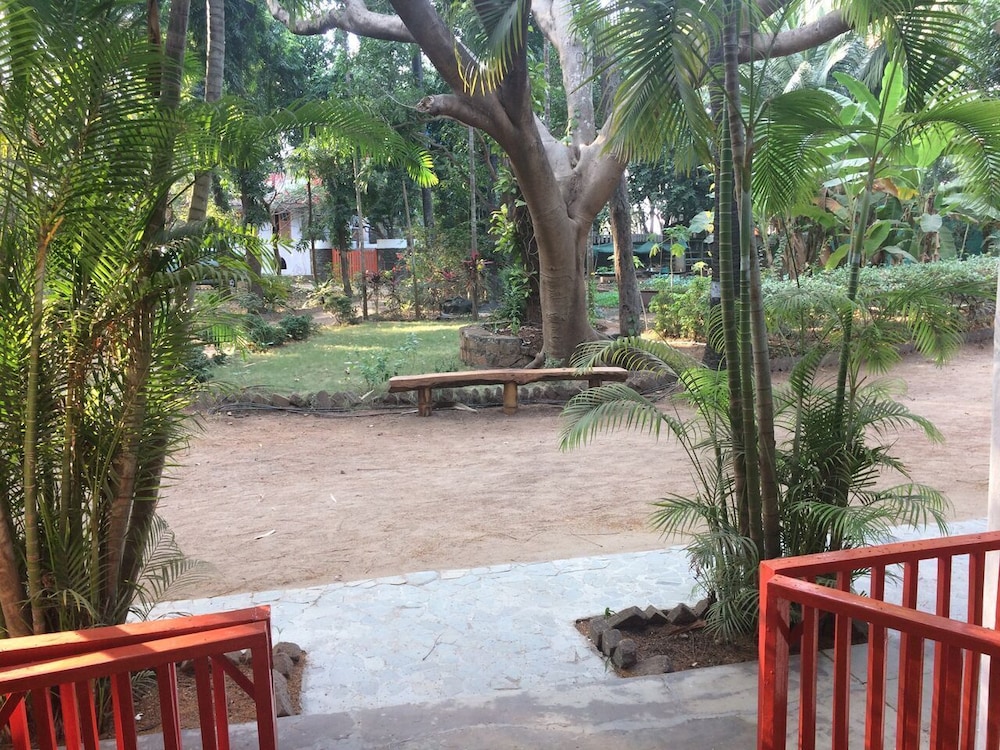 Garden Room D
