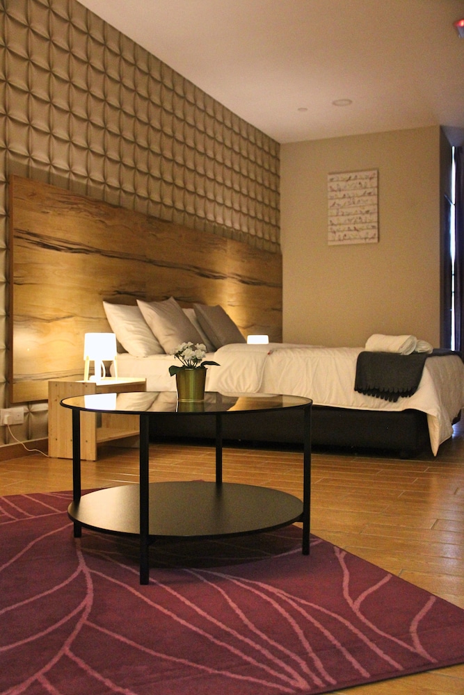 Family Suite, 2 Queen Beds, Private Bathroom, City View