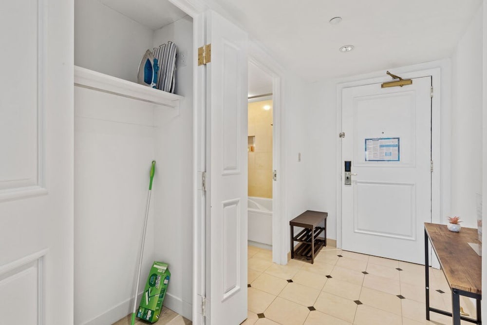 Cozysuites at Showboat 1BR 2BA Oceanfront Villa, Foto 40