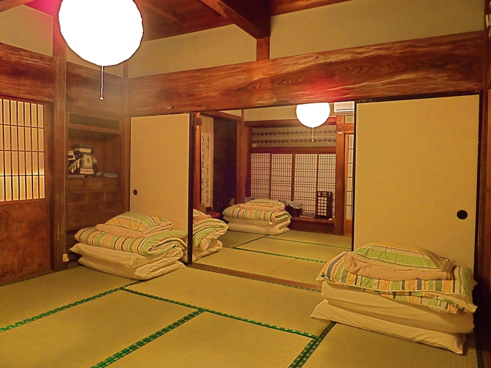 Family Quadruple Room photo 2