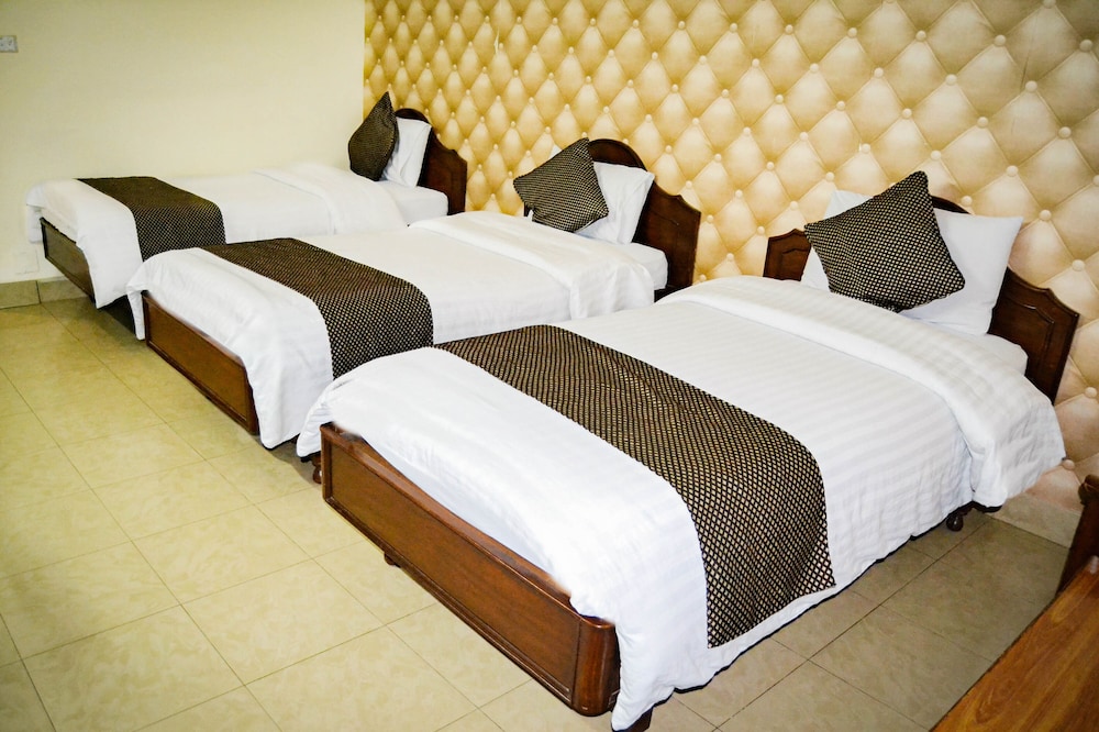 Economy Triple Room