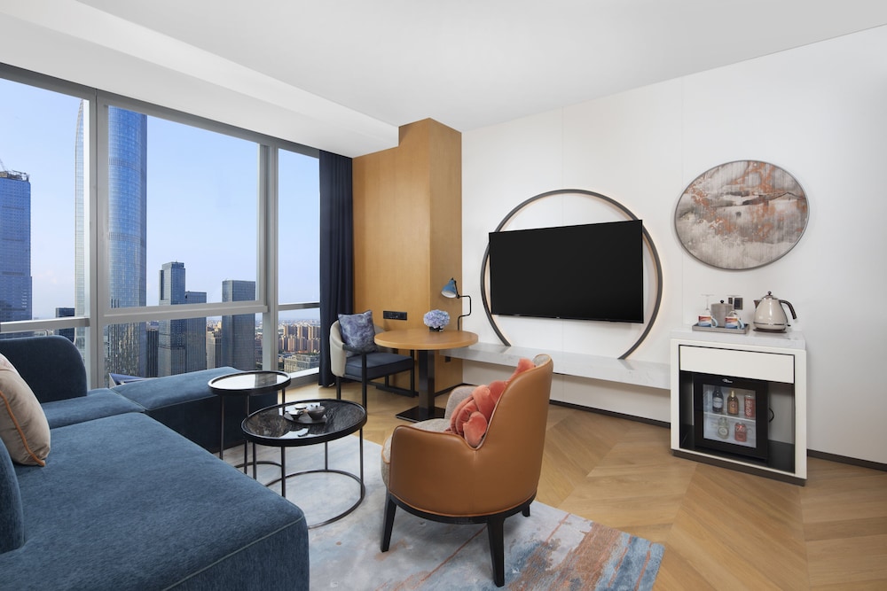 Suite (Magnificent)